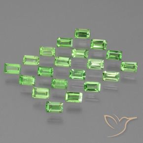1.66 карата, натуральный Ярко-зеленый Цаворитовый гранат, Огранка Багет, Чистота VS