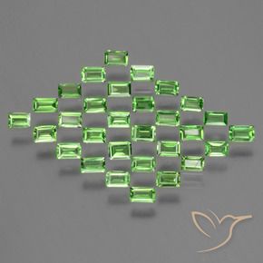 1.89 карата, натуральный Ярко-зеленый Цаворитовый гранат, Огранка Багет, Чистота VS
