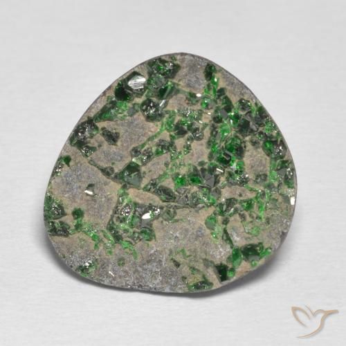 15.49ct Натуральный Бледно-сосновый зеленый Уваровит Гранат Друзи, причудливая, Непрозрачный